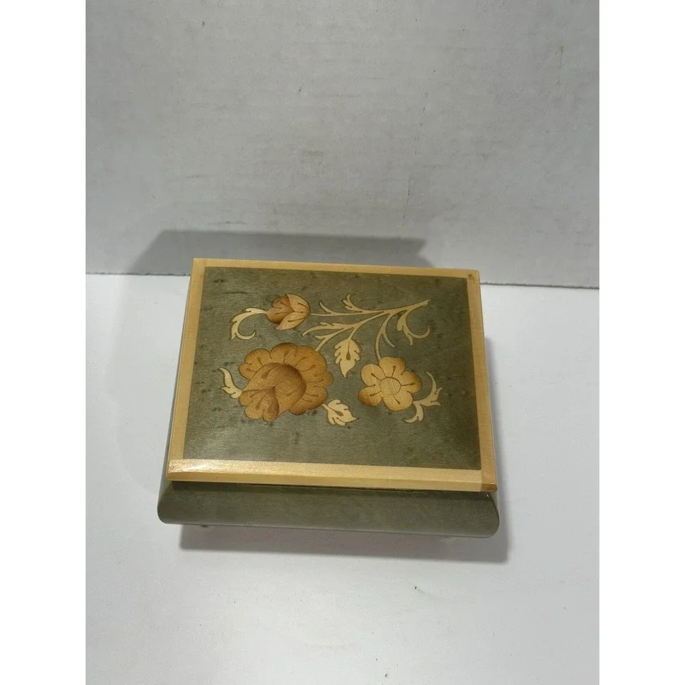 Vintage Wooden inlaid Made In Italy Footed Jewelry Music Box Romance Gorgeous